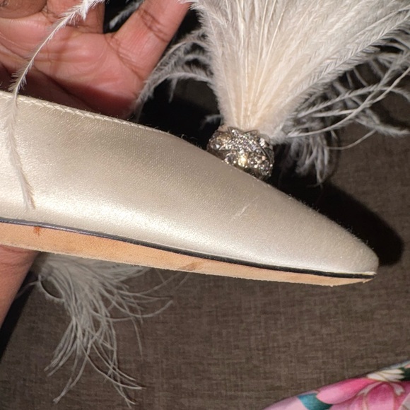 Jimmy Choo Ivory Satin Feather Crystal Heels – Rare & Sold Out | Size 37.5 - Picture 15 of 16